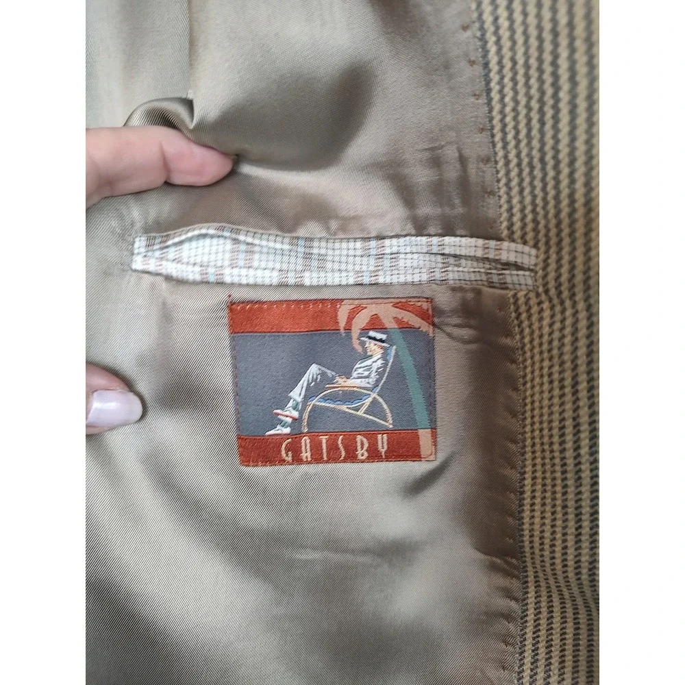 Gatsby blazer features